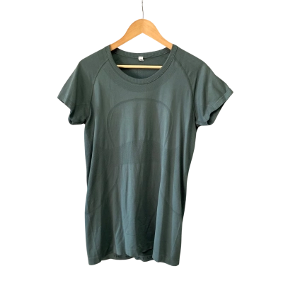 Lululemon Womens  Size 12 Short Sleeve Top Green 