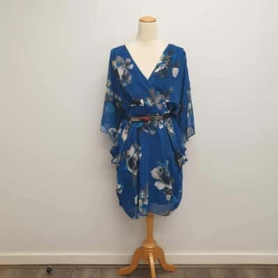 City Chic Gorgeous Blue Floral /Mini Dress with Hip Swags & Gold Tone Bar Belt Detail Size XL/ 22 - Brand New with Tags - RRP $139.00 