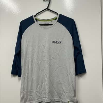 Kathmandu Women's  knit top Size 12 