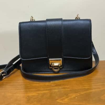 Louenhide Womens Small Handbag Black  Long Strap