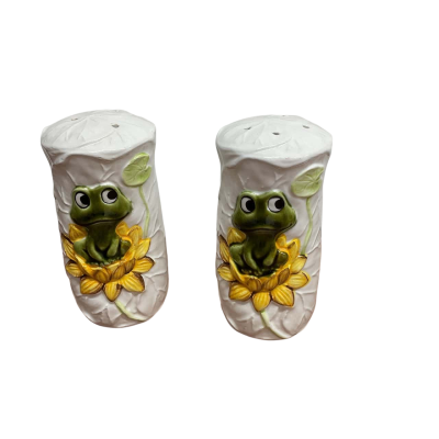 SEARS ROEBUCK 1978 - Neil the Frog Large Salt & Pepper Shakers 