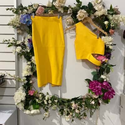 San Sloane  Womens  Size 6 /  skirt size 8 top Yellow 