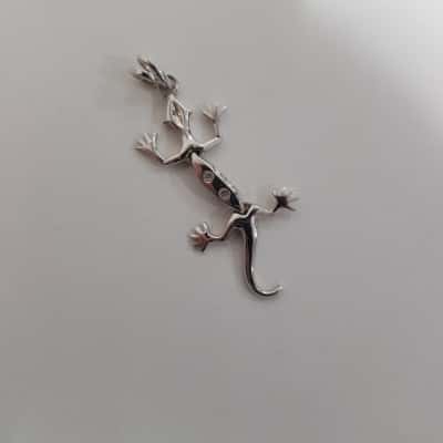 Gecko silver pendant with cz stones 