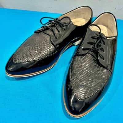 Frankie 4 Black Patent Black Lace Up Size 39.5 