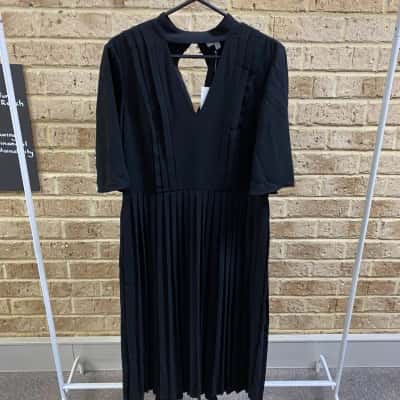 Witchery Womens black V-NECK PLEAT DRESS Size 12 