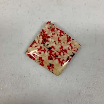 Women’s Shell Floral Design Pendant 