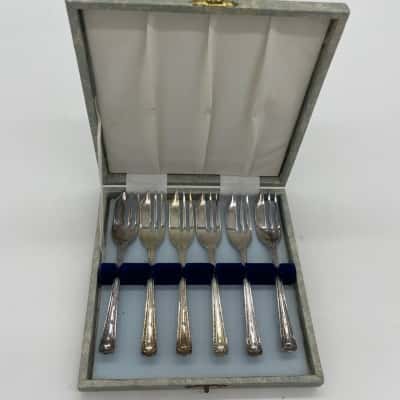 Vintage Sheffield England Cake Forks [B#13]