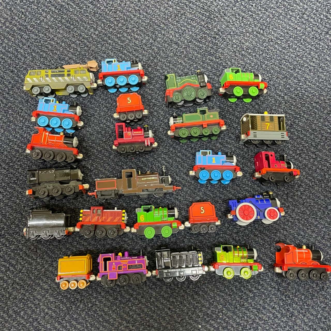 Small metal trains by Learning Curve. 1.8 kg(s)