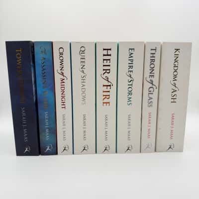 Sarah J Maas Bundle of 8 Paperback Books