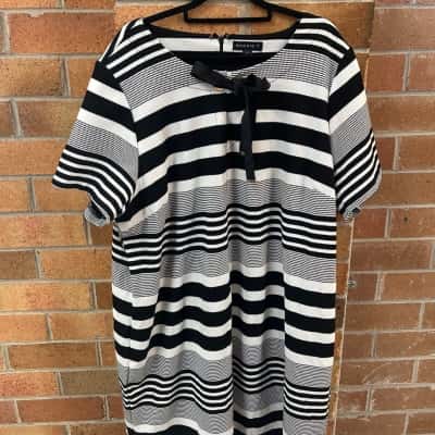 Maggie T Womens  Size 24 Midi Dress Black  / Striped / White 