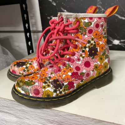 Dr Martens Kids  Size 10 UK Floral 