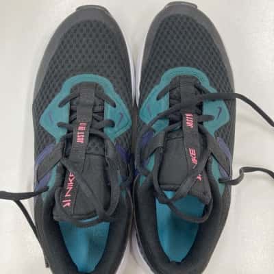  Mens  Size 6 Black  Trainers 