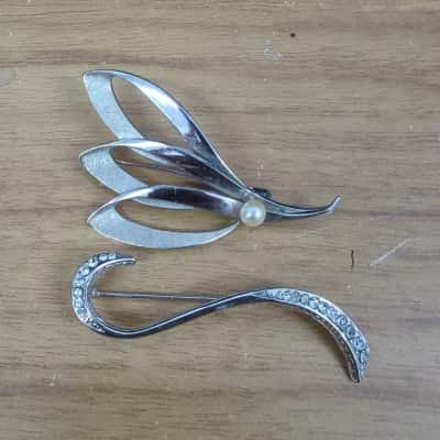  Womens Brooch set of 2. 