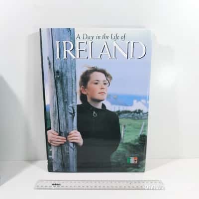 A Day In The Life Of Ireland Book 