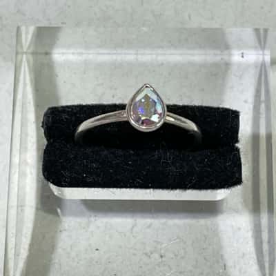 925 Marked Womens Ring w/ Teardrop Shaped Stone 