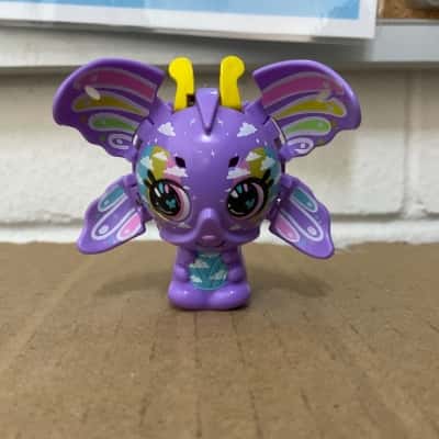 Zoobles Spin Master Rainbow Butterfly Pop-up Toy (B26)