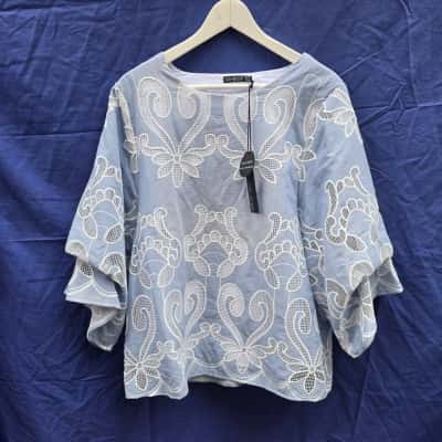 Fate & Becker Womens  Size 16 3/4 Sleeve Top Blue / White 