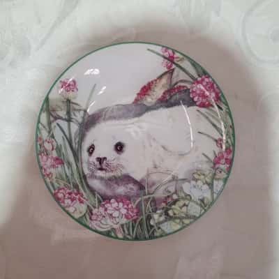 Royal Kendal "Grey Seal" Plate 