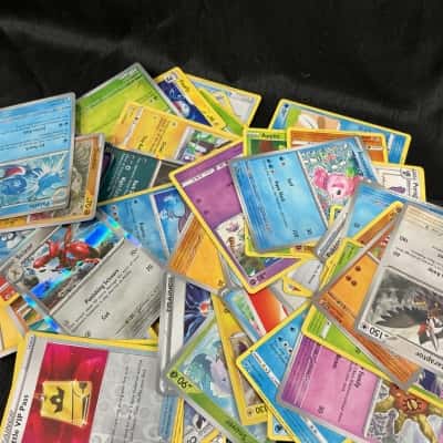 100 x Pokémon cards
