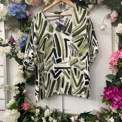 NWT Marco Polo Size 18 Green Pattern Tunic