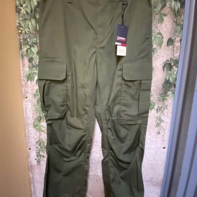 Tommy Jeans Men's Size 34 Avalon Green Aiden Cargo Pant 
