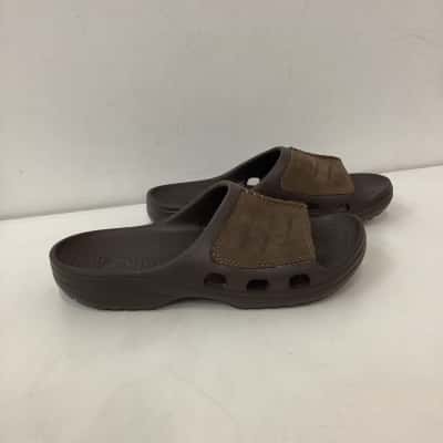 NEW - Crocs Slides Brown Size 7