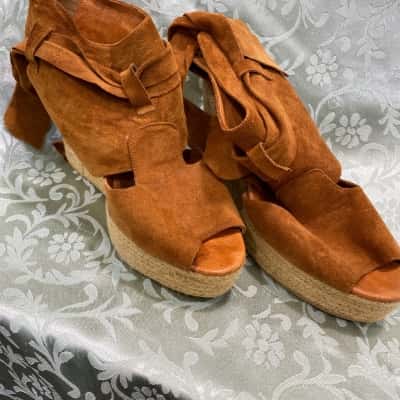  Womens Brown / Tan size 40