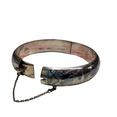VINTAGE Siam Sterling Niello Hinged Bangle with Safety Chain