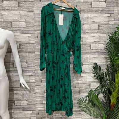 Something 4 Olivia Womens  Size 24 Wrap Dress Black  / Green 