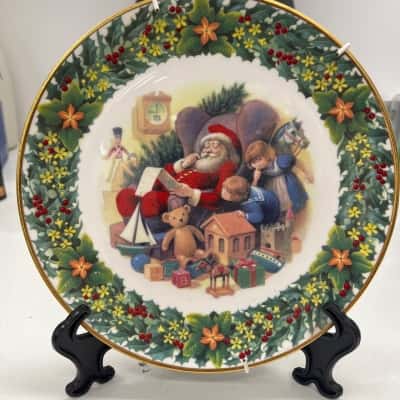 “SANTA’S LITTLE LIST” Collectors Plate
