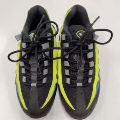 Nike Kids Size 5.5 Shoes Black Sneakers 