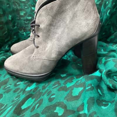 Tod's Womens  Size 38 Boots Grey Suede