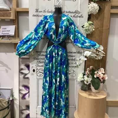 ALL ABOUT MAY BRAND! Womens  Size 14 Floral Dress / Maxi Dress Blue / Green / Pattern / Teal! BNWT! STUNNING CUTOUT MAXI DRESS! GREAT FOR ANY FORMAL EVENT! ZIP CLOSURE! LONG CUFFED SLEEVE DESIGN!