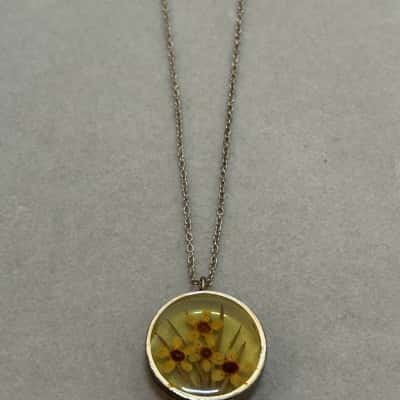 Women’s 925 Silver Geraldton Wax Flower Pendant (B16)