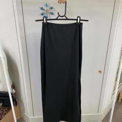 Perfect Stranger Womens black midi skirt Size 8 