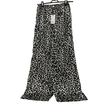 Feather and noise snow leopard pants Size 8 New