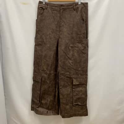 Pretty Little Thing Women's Faux Leather Cargo Style Pants Size US8 Brown 