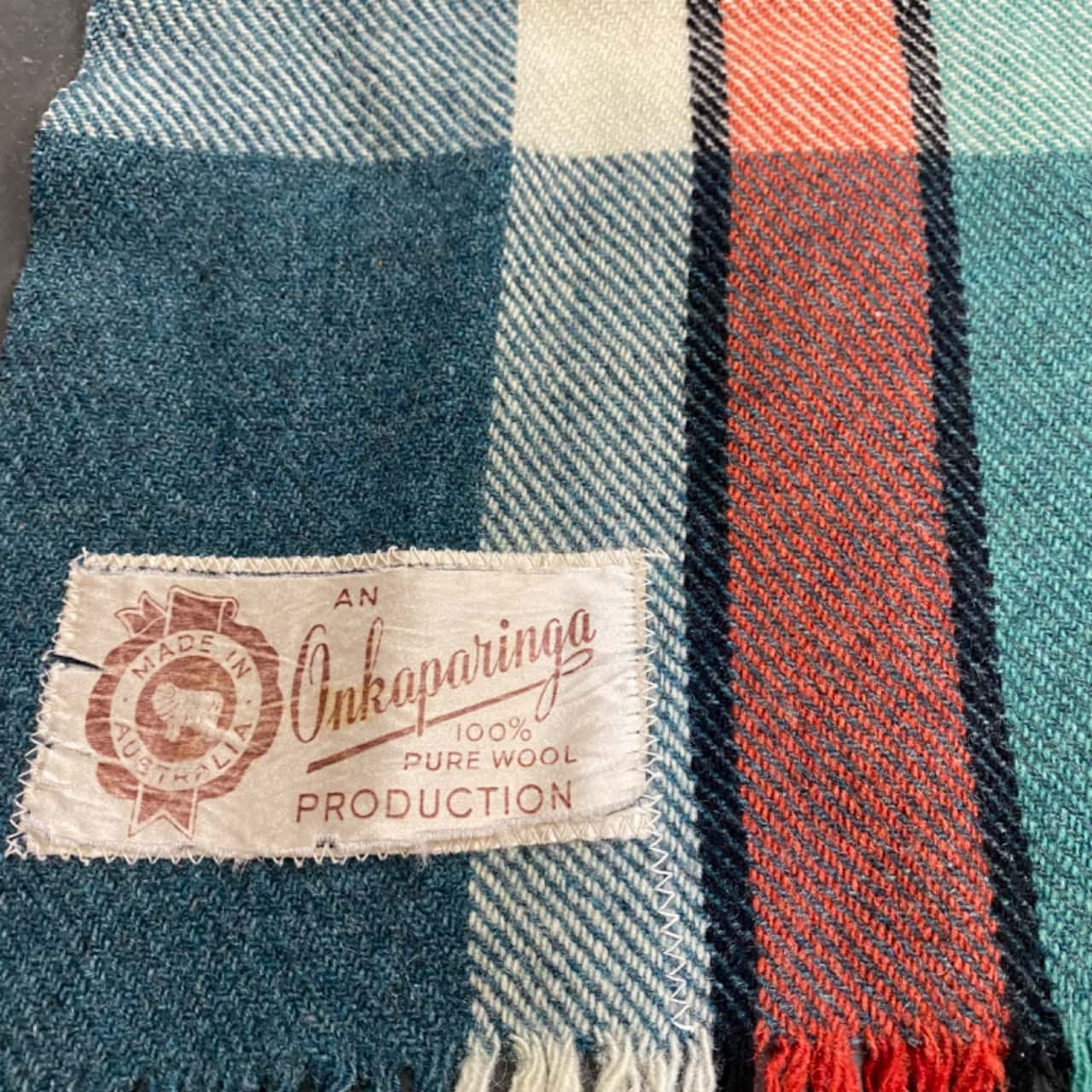 Vintage Onkaparinga Pure wool Blanket. 150 x 160 cm. Green tartan. (s)