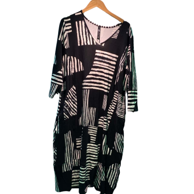Taking Shape Womens  Size 16 Long Sleeve Dress Black  / Pattern / White 