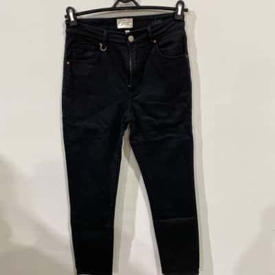Neuw 2009 Lexi Jeans Womens  Size 27 Black  