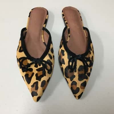 Tony Bianco Womens  Size 7 Cheetah Print Leather Slide