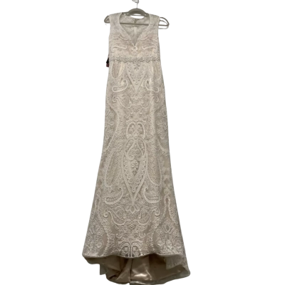 BNWT Enchanting Womens Wedding Dress with a Beaded Bodice and V Neckline Size 8 Ivory / White RRP$1800