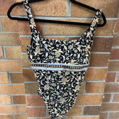 Rip Curl Womens  Size S Onepiece Bathers Black  / Floral 
