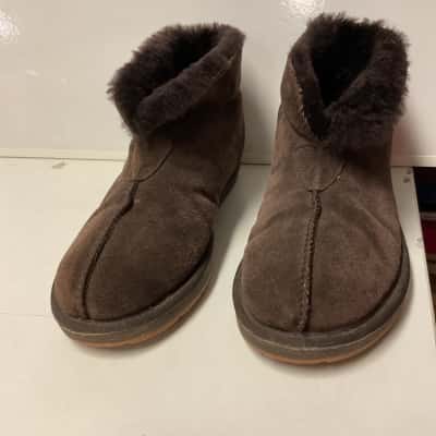 UGG Womens  Size 11 men’s size  9 Brown slippers