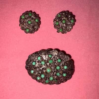 Ladies Art Deco Brooch/Clip on Earrings Set - EUC