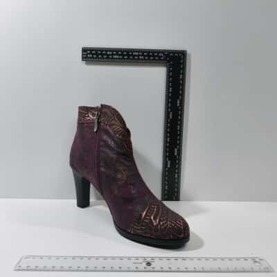 Spring Step L'Artiste Red/Golden Heels Size 40 As New PreOwned 