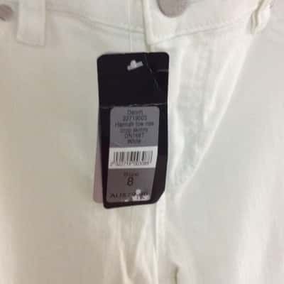 Forever New Womens  Size 8 Mid Rise Jeans White 