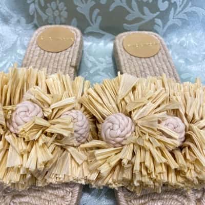  Womens  Size 36 Beige 