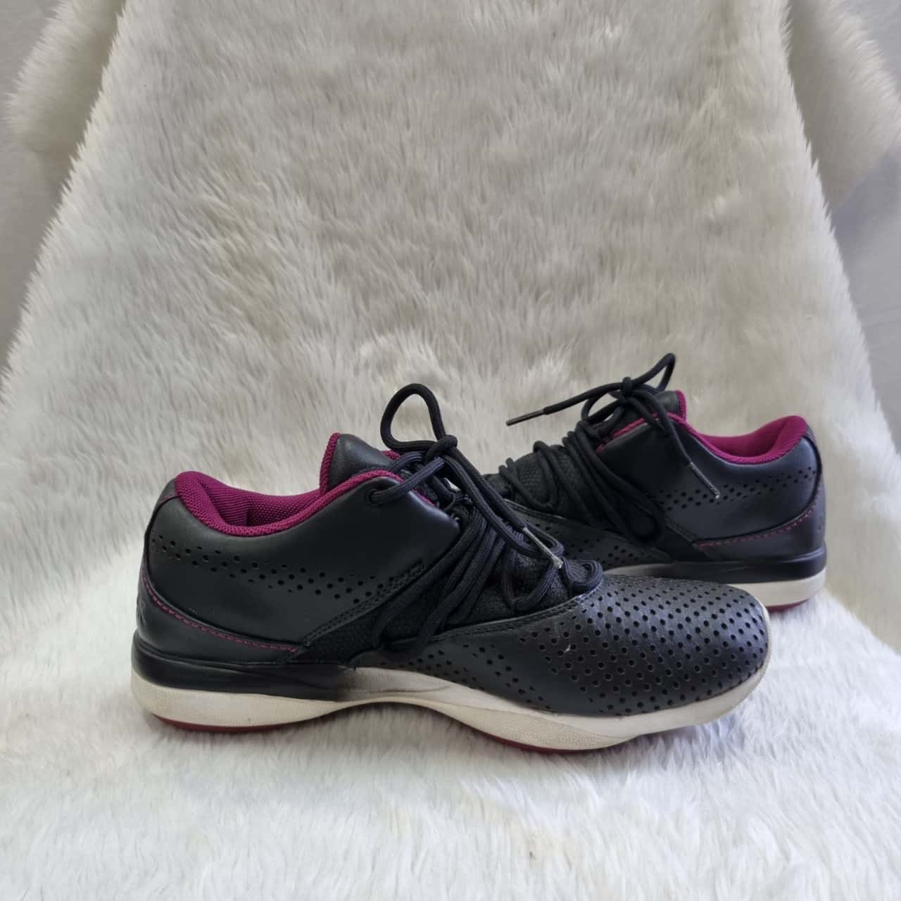 Reebok Womens Shoes Size 8.5 Black /Purple
