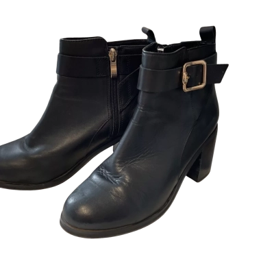 “Nude”- Womens  Size 39 Boots Black  